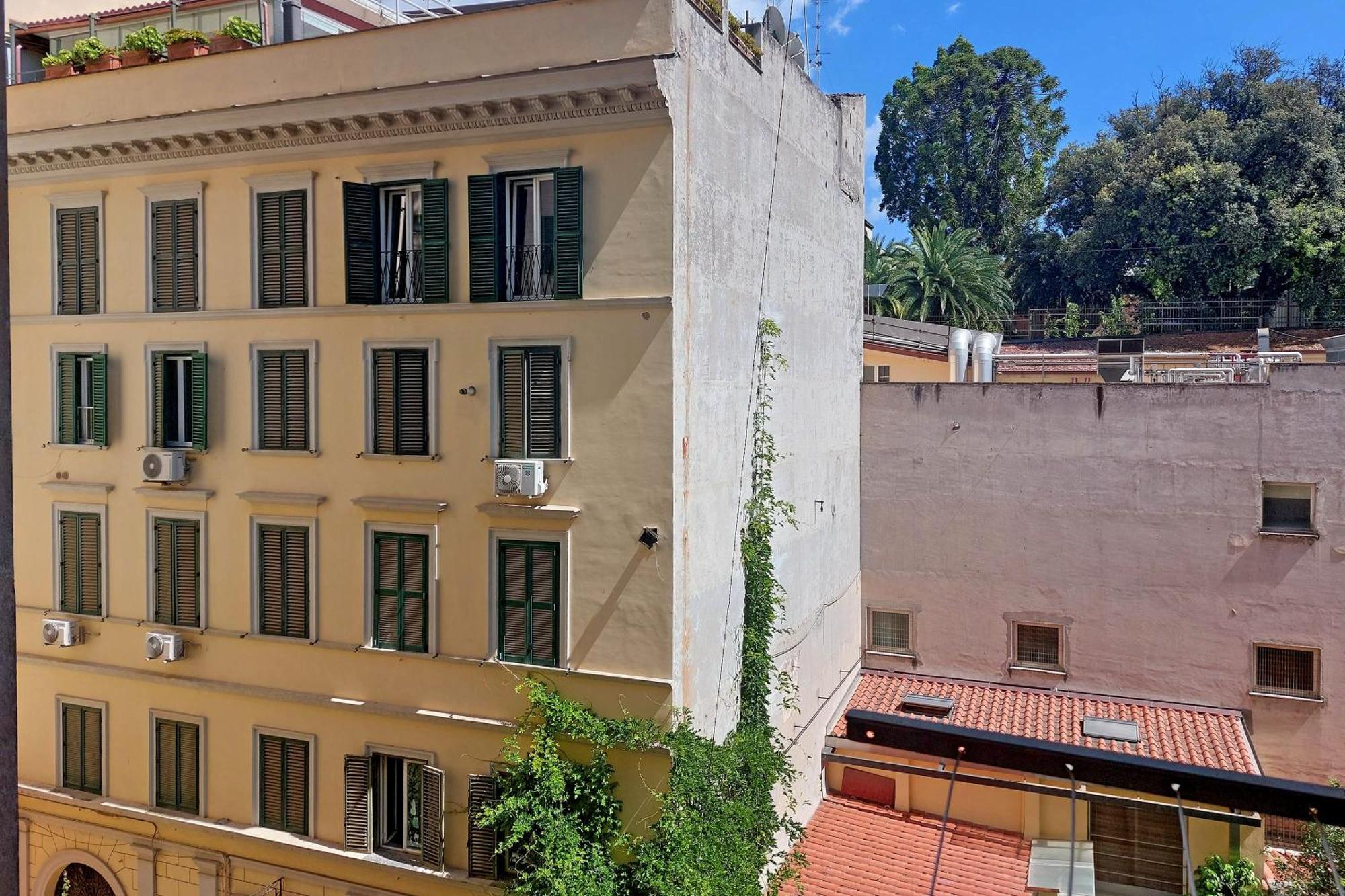 Ych-Comfortable 2 Bedrooms Flat Near Colosseum ローマ エクステリア 写真