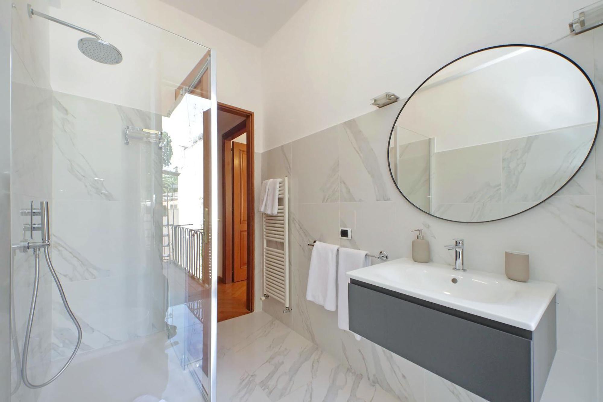 Ych-Comfortable 2 Bedrooms Flat Near Colosseum ローマ エクステリア 写真