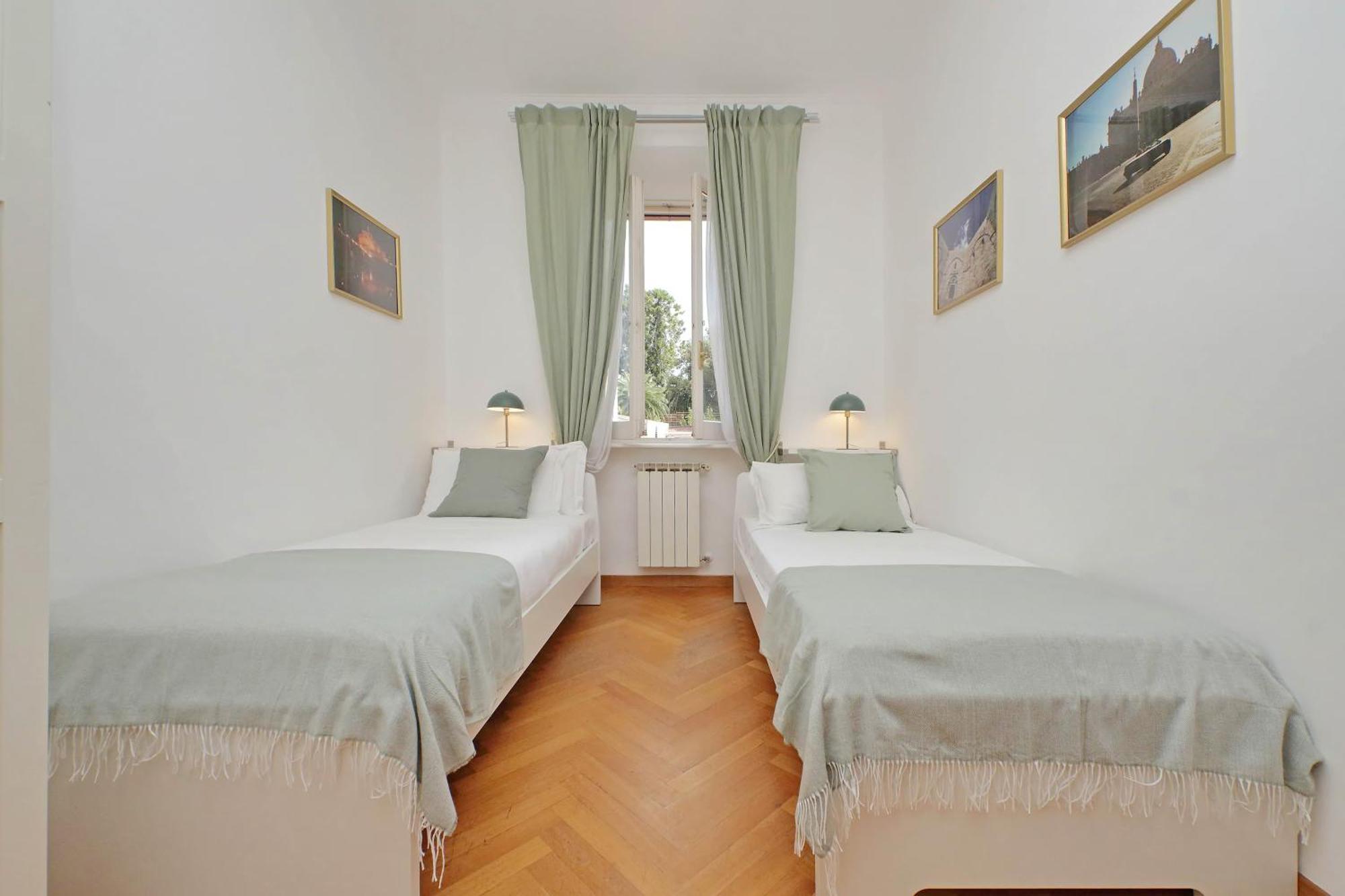 Ych-Comfortable 2 Bedrooms Flat Near Colosseum ローマ エクステリア 写真