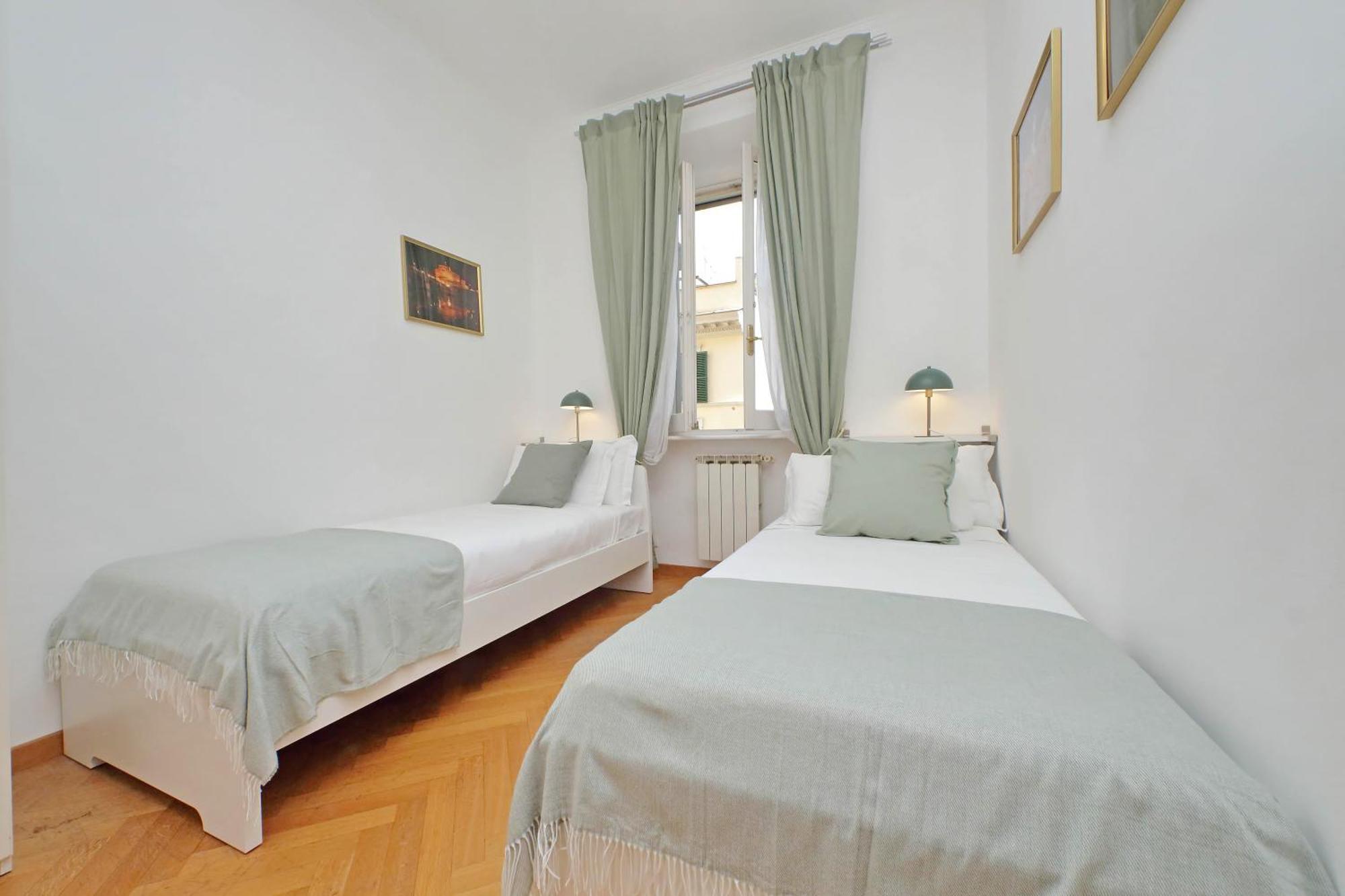 Ych-Comfortable 2 Bedrooms Flat Near Colosseum ローマ エクステリア 写真