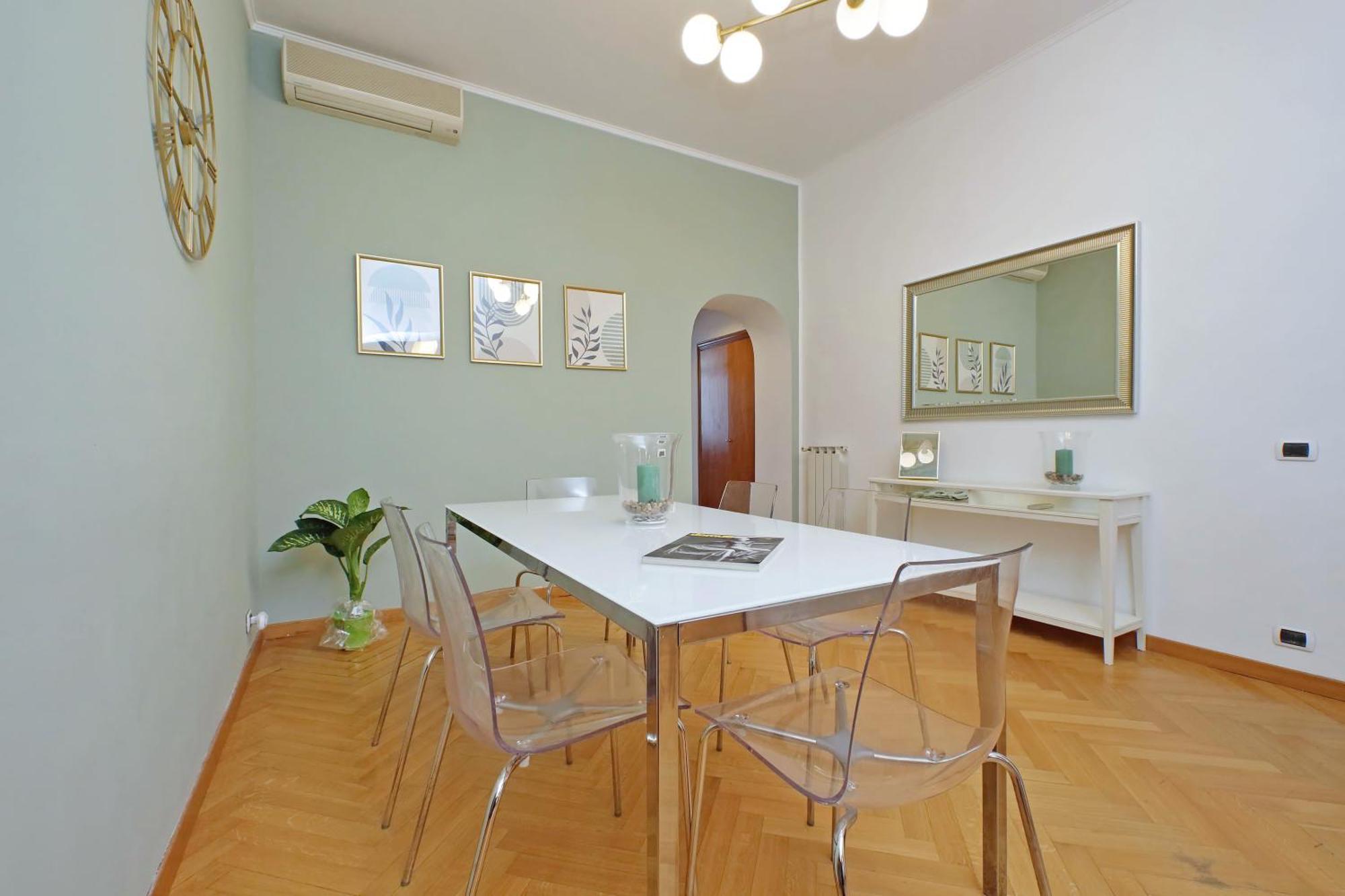 Ych-Comfortable 2 Bedrooms Flat Near Colosseum ローマ エクステリア 写真